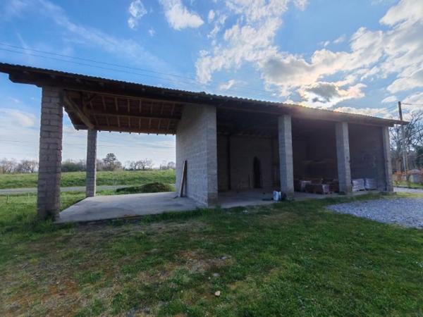Dépendance à aménager  proche DAX POSSIBILITE 130 m2 sur terrain de 2825 m2