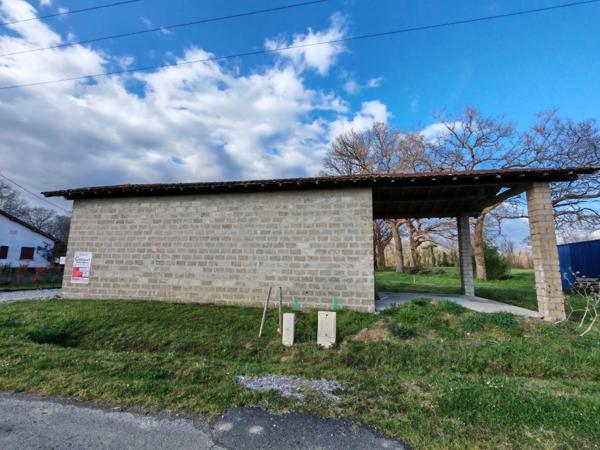 Dépendance à aménager  proche DAX POSSIBILITE 130 m2 sur terrain de 2825 m2