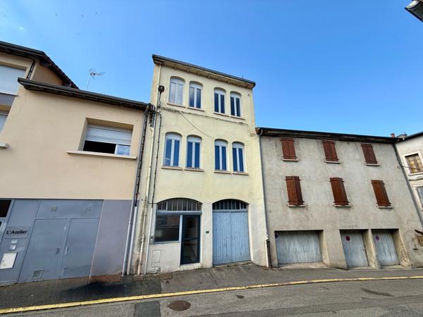 TARARE PROCHE GARE SNCF IMMEUBLE 172M²
