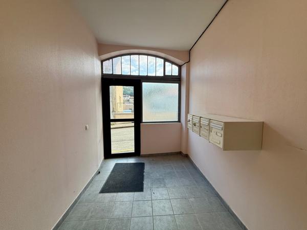 TARARE PROCHE GARE SNCF IMMEUBLE 172M²