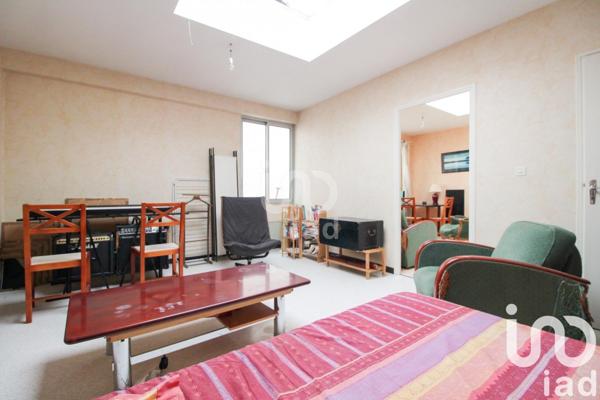 Appartement 2 pièces de 45 m² à Saint-Affrique (12400)