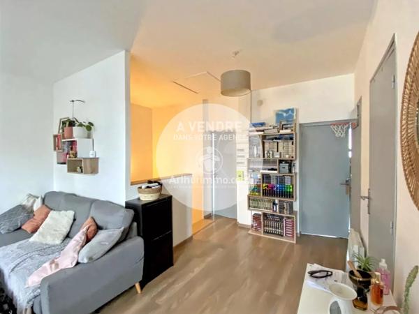 Location                                                      Appartement
                        
                     3 pièces                      58 m2                     à Pontchâteau