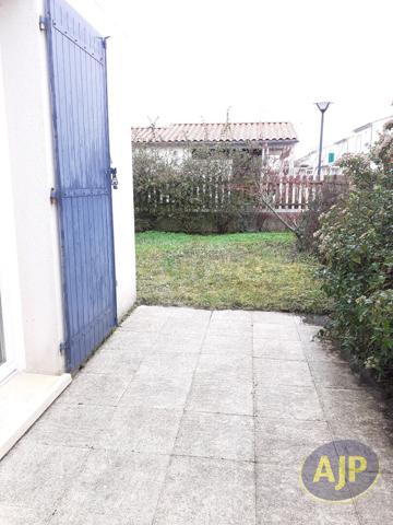 Appartement à louer Saintes : 3 pièces, 66m² avec 2 chambre(s) à 750€ - AJP Immobilier Saintes
