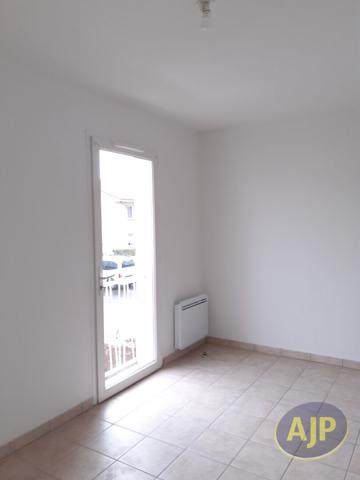Appartement à louer Saintes : 3 pièces, 66m² avec 2 chambre(s) à 750€ - AJP Immobilier Saintes