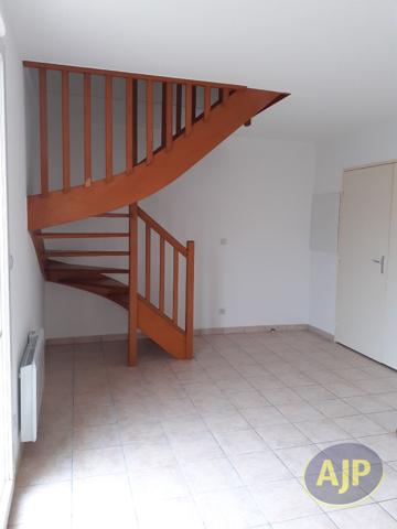 Appartement à louer Saintes : 3 pièces, 66m² avec 2 chambre(s) à 750€ - AJP Immobilier Saintes