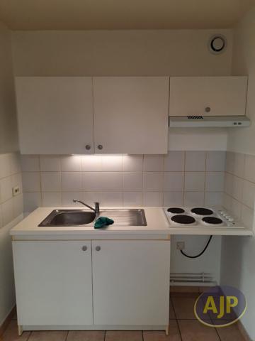 Appartement à louer Saintes : 3 pièces, 66m² avec 2 chambre(s) à 750€ - AJP Immobilier Saintes