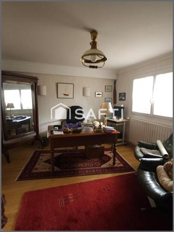 Maison familiale lumineuse , 5 chambres,  bureau et possibilité investissement locatif avec T1 au rdc sur terrain plus de 1000m2 avec dépendances et garages