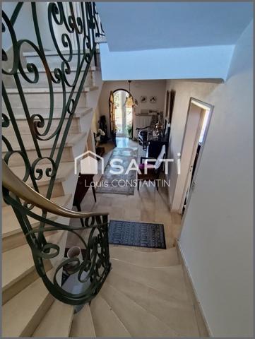 Maison familiale lumineuse , 5 chambres,  bureau et possibilité investissement locatif avec T1 au rdc sur terrain plus de 1000m2 avec dépendances et garages