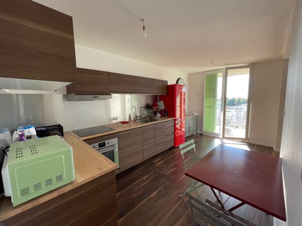 MARSEILLE 12ème arrdt. LES  BORROMEES. T3  de 72 m² avec terrasse, cave et parking.