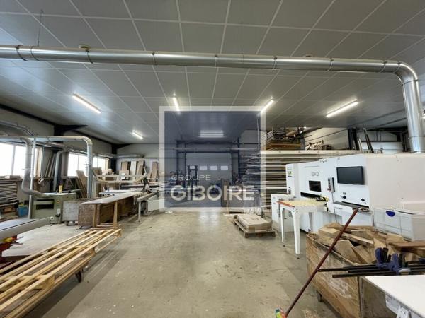 Local d'activites 590 m² à louer BOURGBARRE (réf : 35.6637)