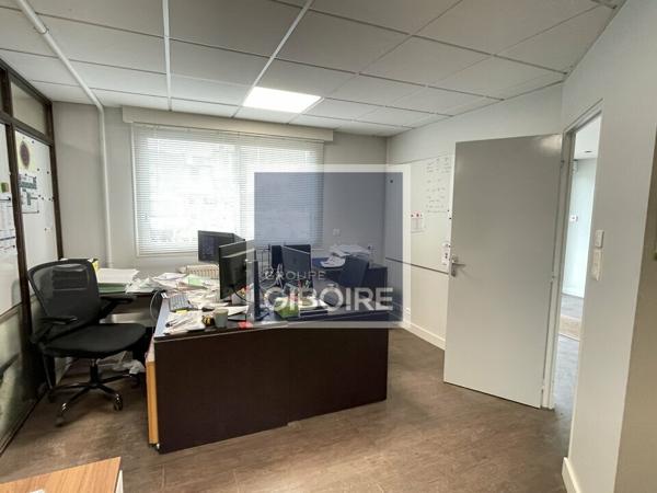 Local d'activites 590 m² à louer BOURGBARRE (réf : 35.6637)