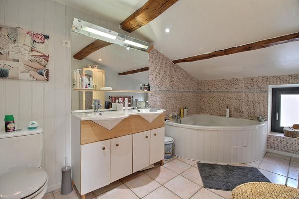 Maison authentique à REIGNAT