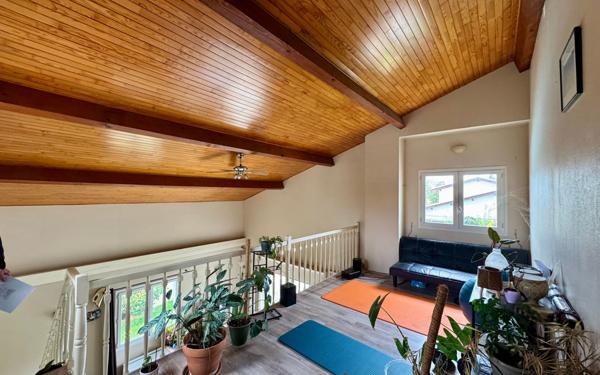 Maison à vendre    8 pièces • 219 m2 Mérignac