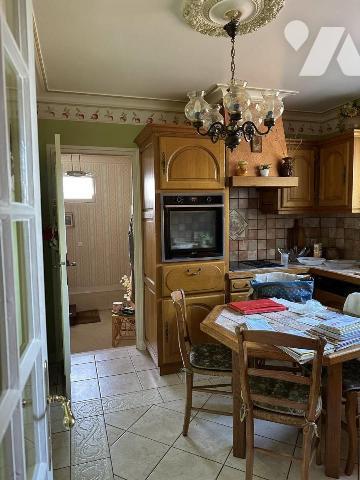 À Vendre à Bourgueil

Découvrez cette  maison de 114 m² habitable, située dans le charmant vill...