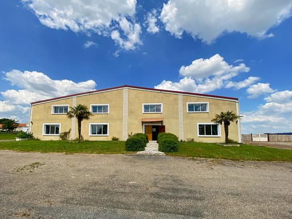 Local commercial ou événementiel Dammartin en serve