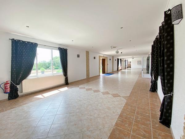 Local commercial ou événementiel Dammartin en serve