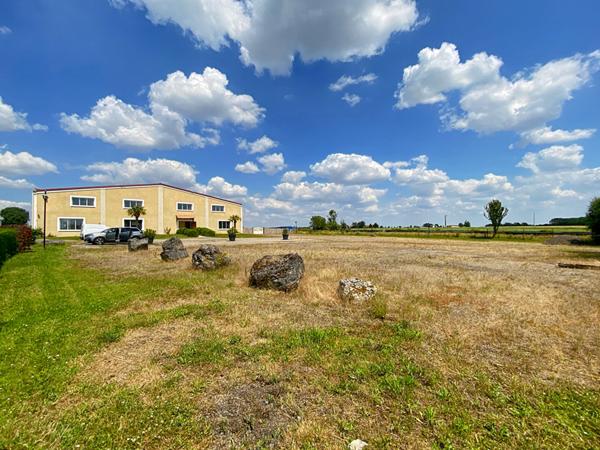 Local commercial ou événementiel Dammartin en serve