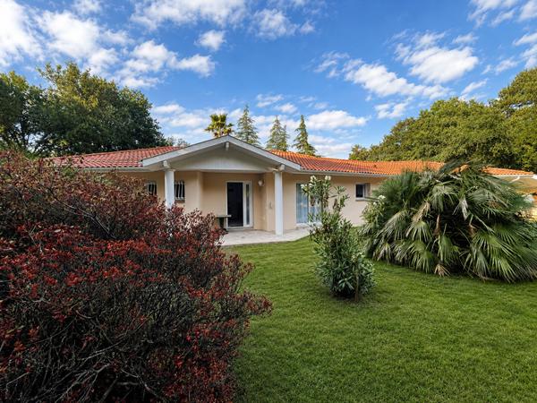 AZUR Maison de 132 m² sur un parc de plus de 6 200 m²