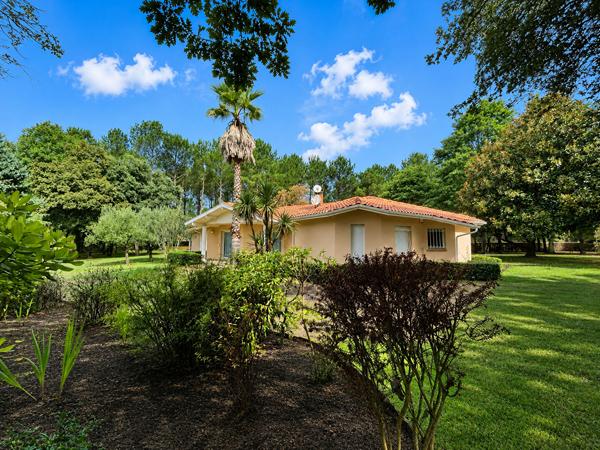 AZUR Maison de 132 m² sur un parc de plus de 6 200 m²