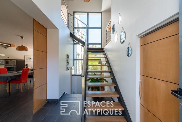 Maison d’architecte avec terrasse et jardin