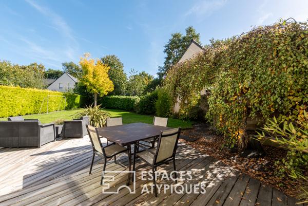 Maison d’architecte avec terrasse et jardin