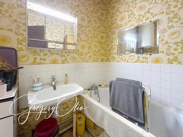 APPARTEMENT TYPE 2 PIECES AVEC PLACE DE PARKING ET BALCON