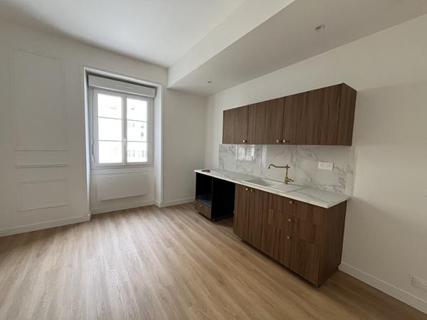 Nantes centre ville T3 rénové 59m2, Nantes 44000