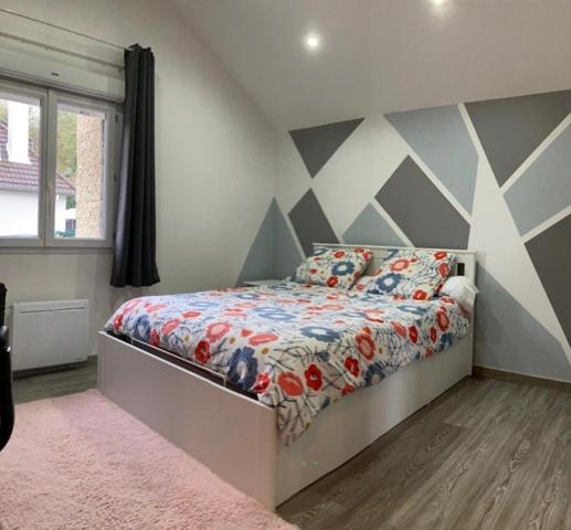 Propriété rénovée avec soin, volumes généreux