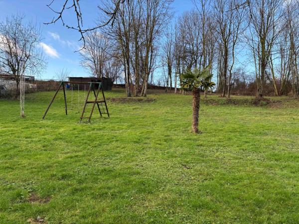 Propriété rénovée avec soin, volumes généreux