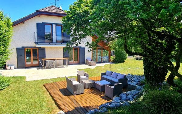 Maison à vendre    5 pièces •  Excenevex