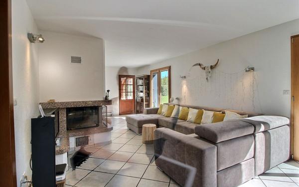 Maison à vendre    5 pièces •  Excenevex