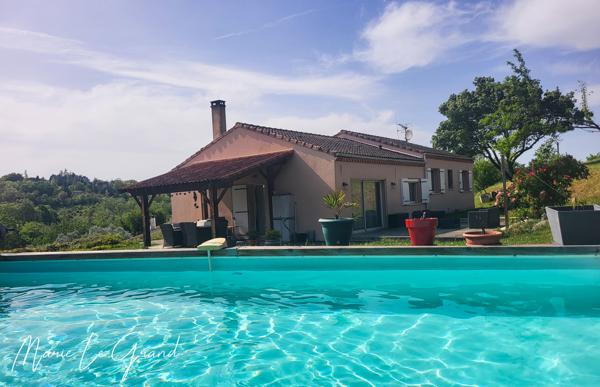Maison
         6 pièces
        - 126 m² Exclusivité 275 000 € *