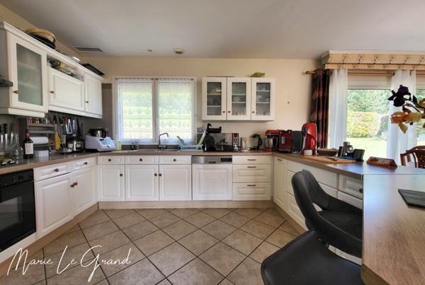 Maison
         6 pièces
        - 126 m² Exclusivité 275 000 € *