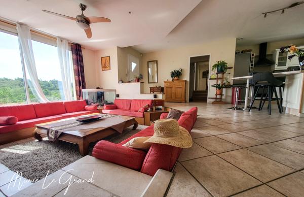 Maison
         6 pièces
        - 126 m² Exclusivité 275 000 € *