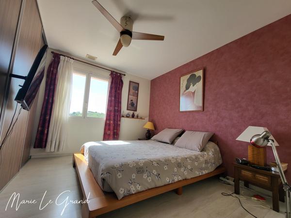 Maison
         6 pièces
        - 126 m² Exclusivité 275 000 € *