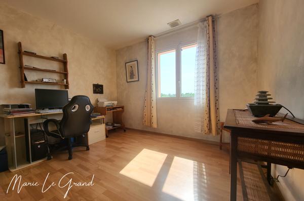 Maison
         6 pièces
        - 126 m² Exclusivité 275 000 € *