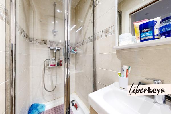 Studio avec vue dégagée – 21 m2 – Calme et lumineux – Optimisé – Père Lachaise/Gambetta 