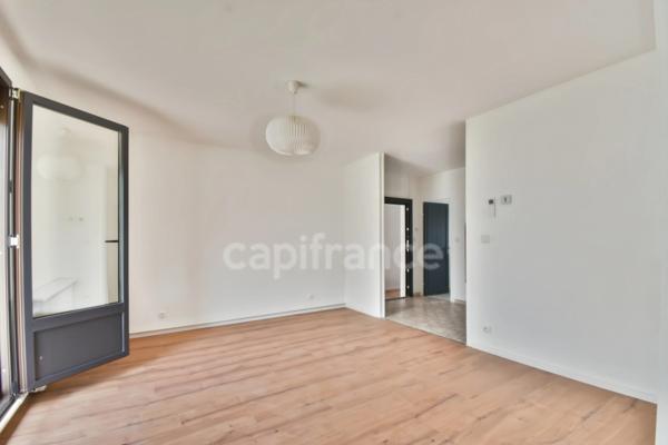 À vendre à Sainte-Geneviève-des-Bois (91), Belle maison familiale de 123 m², 5 chambres, véranda, garage, sans travaux et parfaitement situé.