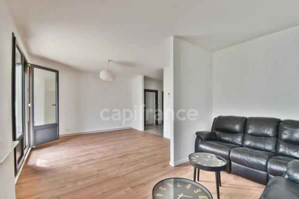 À vendre à Sainte-Geneviève-des-Bois (91), Belle maison familiale de 123 m², 5 chambres, véranda, garage, sans travaux et parfaitement situé.