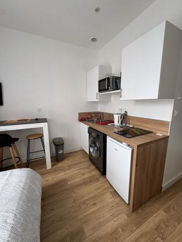CENTRE VILLE STUDIO MEUBLE AVEC chauffage eau et wifi compris , Brest