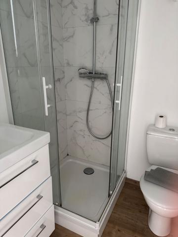CENTRE VILLE STUDIO MEUBLE AVEC chauffage eau et wifi compris , Brest
