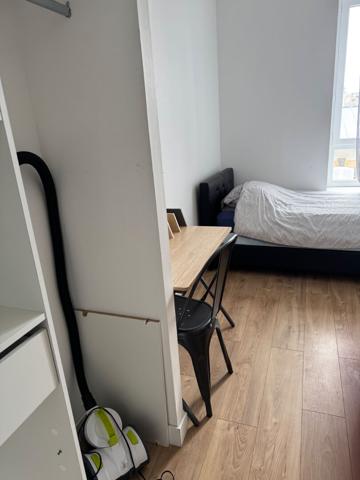 CENTRE VILLE STUDIO MEUBLE AVEC chauffage eau et wifi compris , Brest