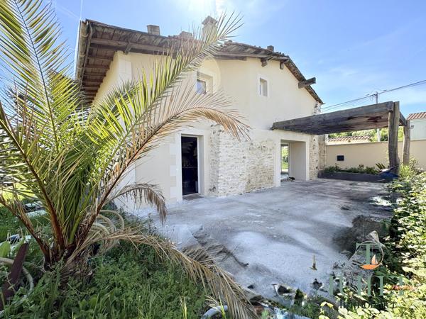 MAISON CHARENTAISE A SEULEMENT 10' DE SAINTES