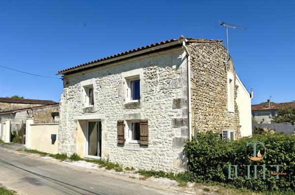 MAISON CHARENTAISE A SEULEMENT 10' DE SAINTES