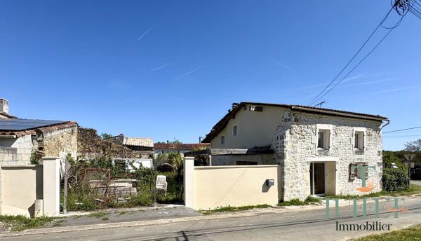 MAISON CHARENTAISE A SEULEMENT 10' DE SAINTES
