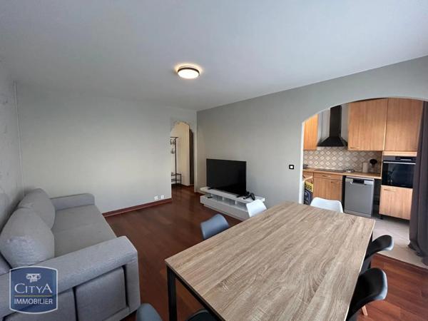 Appartement à louer 4 pièces 77.45m²