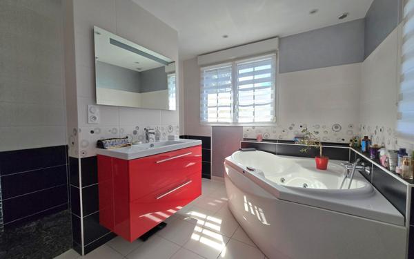 Maison à vendre    5 pièces •  Guipavas