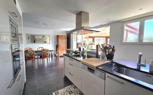 Maison à vendre    5 pièces •  Guipavas