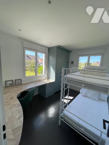 Maison lumineuse de plain pied de 128m² avec combles aménageables, jardin de 856m²  à CUCQ