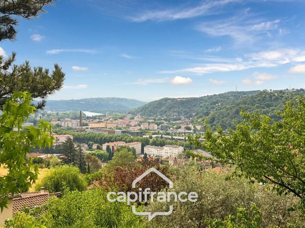 Maison à vendre Sur les hauteurs de Givors avec une Vue panoramique sur le Rhône